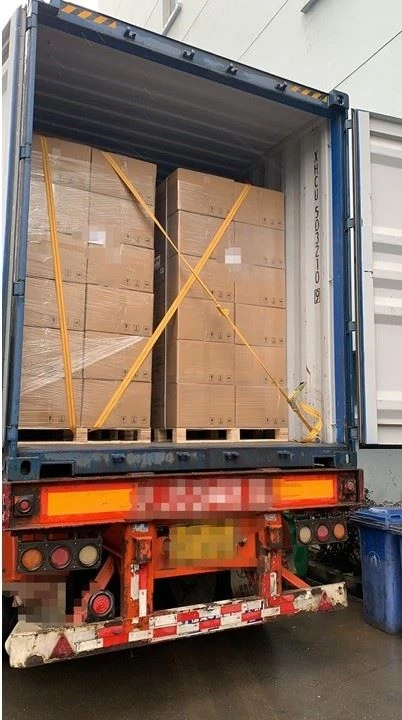 Es va enviar un lot de productes personalitzats des del magatzem número 2 d’O...
