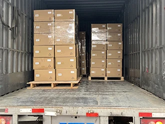 Comença l'any nou: 60 caixes de mercaderies personalitzades enviades a Europa...